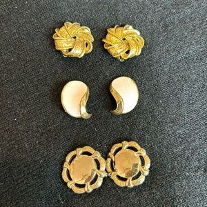 3 sets earrings, gold-toned